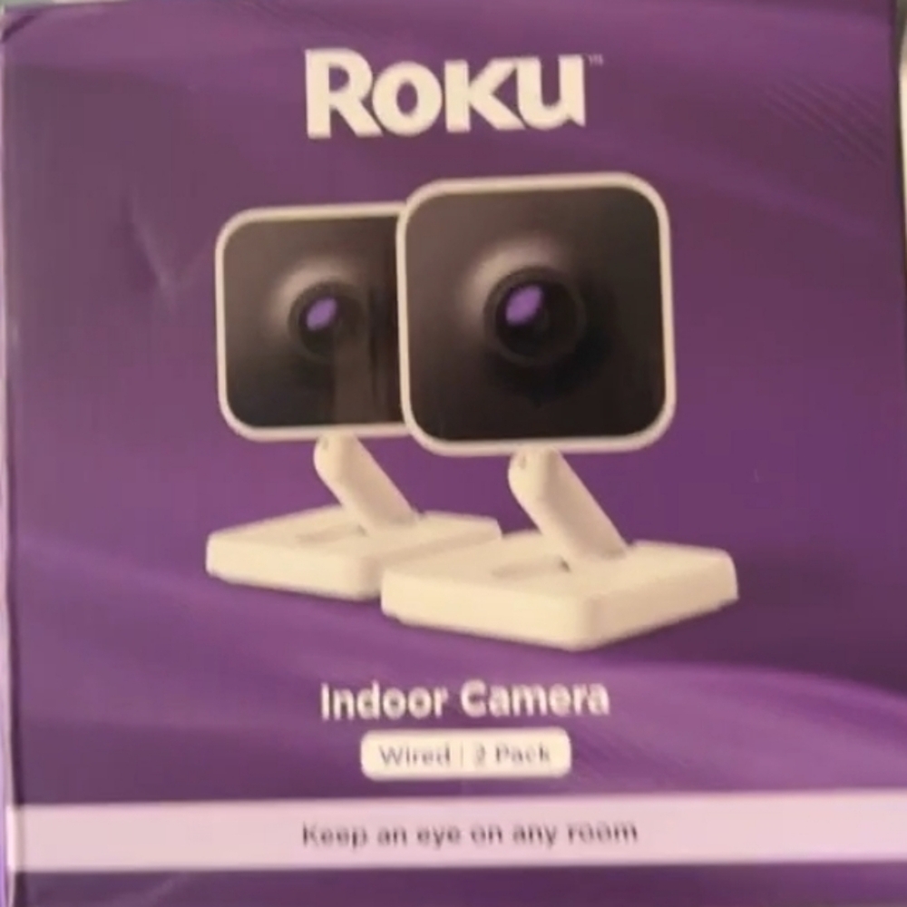 Roku Indoor Camera Set in Black and White